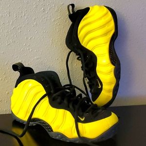 Nike Yellow and Black Sneakers